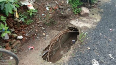 Video: बैतूल बाजार में घटिया निर्माण की खुली पोल, सीएमओ और ईई जांच के लिए पहुंचे स्टीमेट के अनुसार काम नहीं, कई जगह लोहे की छड़ भी नहीं मिली, पंचनामा के बाद होगी कार्रवाई