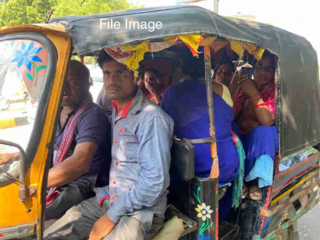 Betul Samachar: ऑटो चालकों को नहीं नियमों से सरोकार, ड्राइवर सीट पर भी सवारी