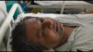 Betul Samachar : सहायक आयुक्त शिकायत वापस लेने का बना रही थी दबाव, शिक्षक ने जहर खाया, जिला अस्पताल में जिंदगी और मौत से कर रहा संघर्ष