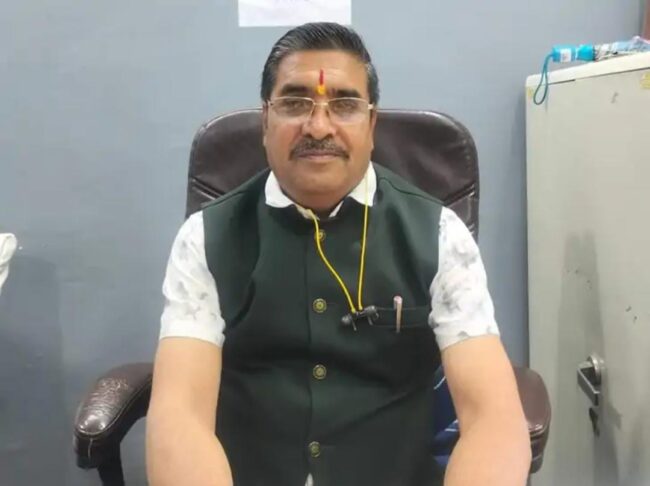 Betul CMO : पूर्व सीएमओ का पांच वर्ष पहले वीआरएस से हड़कंप,फेसबुक पर पोस्ट डालकर कहा-भांडाफोड़ करना चाह रहे