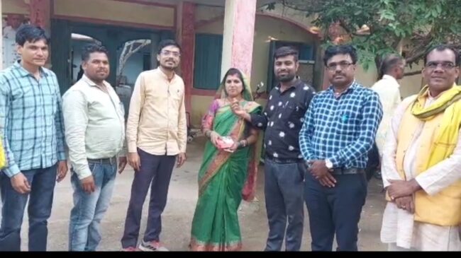 Unique News : बच्चों का भविष्य संवारने जनपद सदस्य ने छोड़ी राजनीति, जनपद सदस्य पद से दिया इस्तीफा, बनी शिक्षक