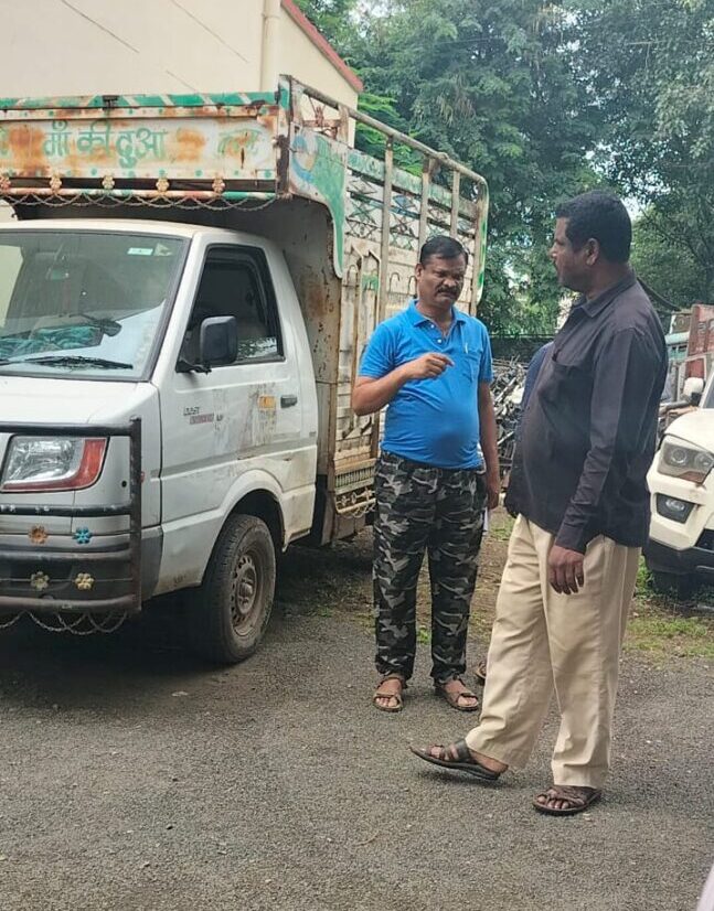 Betul News : थाने का कबाड़ कबाड़ी के हवाले कर रहा था हवलदार