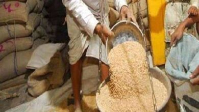 Rashan Black Marketing : राशन दुकानों पर कथित व्यापारियों का कब्जा, 17 रुपए किलो खरीद रहे अनाज