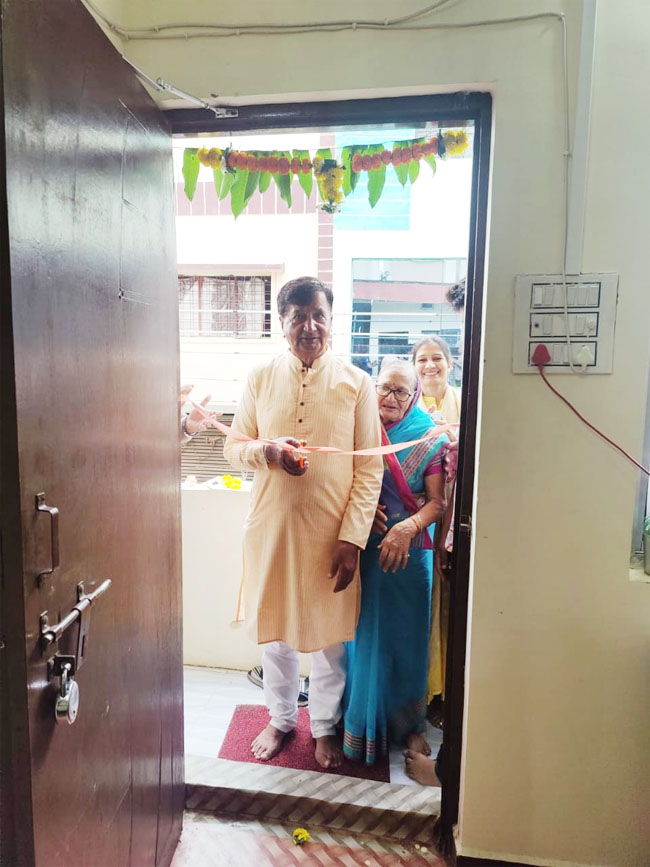 Betul Samachar : सांझवीर टाईम्स के छिंदवाड़ा संस्करण का शुभारंभ, पूजा अर्चना के बाद व्यवसायी बटाविया ने काटा कार्यालय का फीता