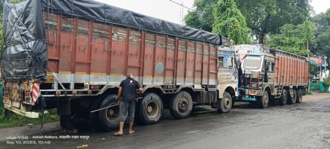 Betul News :  फिर पकड़ाए रेत से भरे दो ओवरलोड ट्रक