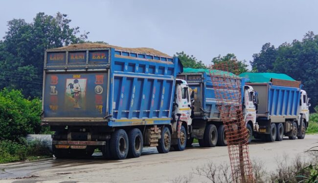 Betul News: कार अड़ाकर खनिज अमले से झूमाझटकी, छीन कर ले गए चाबी