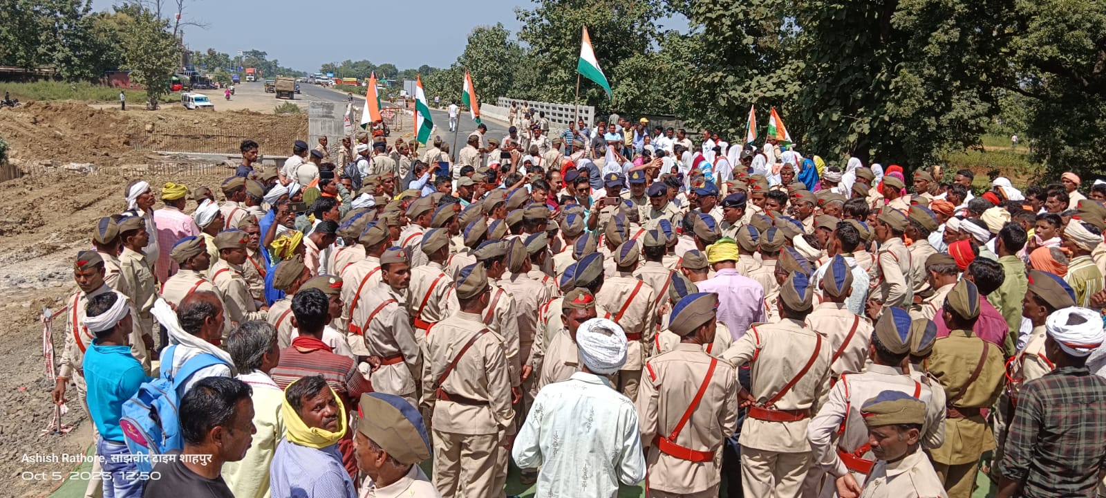 Betul-Bhopal Highway jam : मांझी सरकार ने किया हाईवे पर किया चक्काजाम, हाईवे पर वाहनों की लगी लंबी कतार
