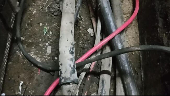 Sub Station Sarni : सब स्टेशन अटेंडर की गर्दन पर तलवार रखकर लूट ले गए स्पेयर पार्ट्स और कॉपर केबल