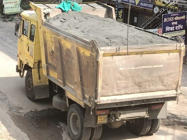 Betul News : अनुमति वाली खदान की रायल्टी पर खुलेआम सप्लाई हो रही गिट्टी