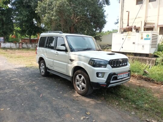 Betul News: खींच खींच कर निकाली जा रही काली फि़ल्म, क्या कोतवाल की स्कॉर्पियो पर लागू नहीं होता नियम