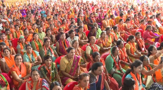 PM Modi In Betul : कांग्रेस ने हार मानकर खुद को भाग्य भरोसे छोड़ा: मोदी