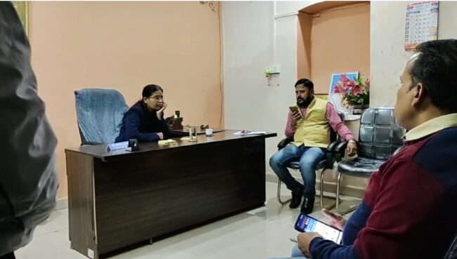 Betul News : नकली शिक्षा अधिकारी बनकर पहुंची महिला ने खूब जमाई धौंस