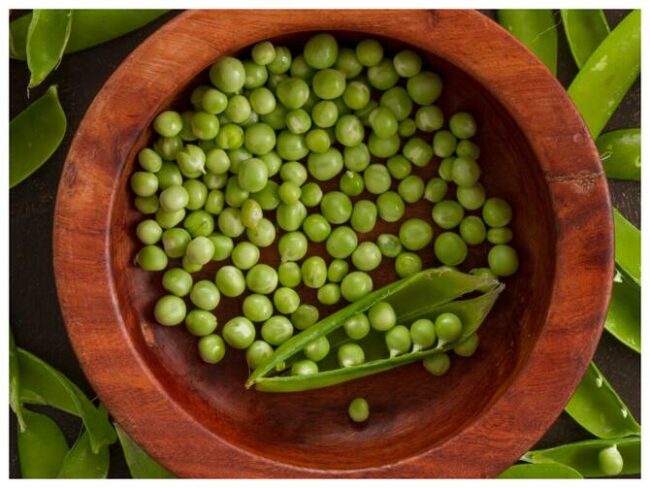 Green Peas Benefits: सर्दियों में सेहत का खजाना है हरी मटर, मिलते हैं गजब के फायदे