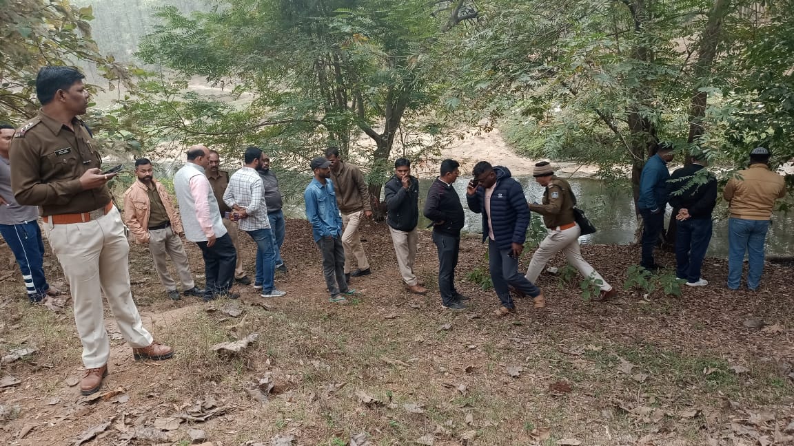 Betul News: स्वतंत्रता संग्राम सेनानी के पौत्र की ह्त्या, नाले में मिला शव, डब्ल्यूसीएल में सुरक्षा गार्ड था मृतक, पुलिस मौके पर पहुंची