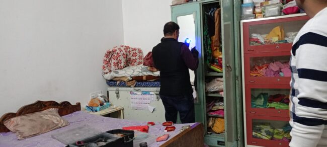 Betul Crime News: शिक्षक दंपति स्कूल गए थे, चोरों ने दिनदहाड़े लगाई सेंध