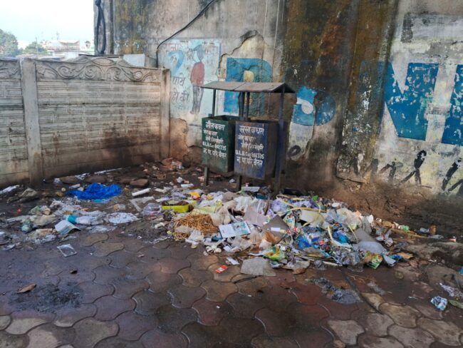 Betul News: बोर्ड लगे सालों बीते, पर दो पर ही हुई कार्यवाही