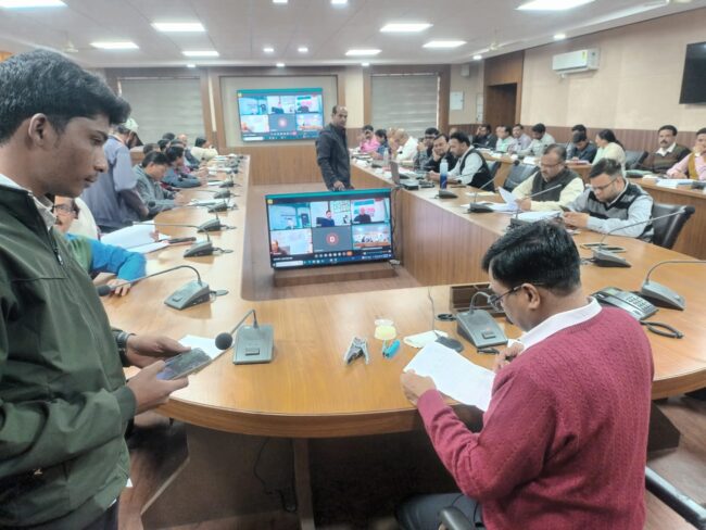 Collector News: नए कलेक्टर : नया कलेवर-जनसुनवाई का बदला स्वरूप, बरामदे में नहीं मीटिंग हाल में सुनी जाएगी समस्याएं