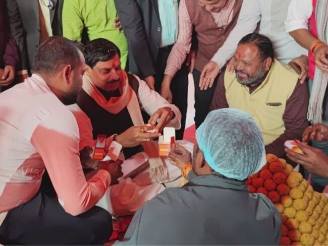 MP Ujjain News: CM ने अपने हाथों से राम मंदिर के लिए बनाए लड्डू, 22 जनवरी से पहले पहुंचाया जाएगा आयोध्‍या