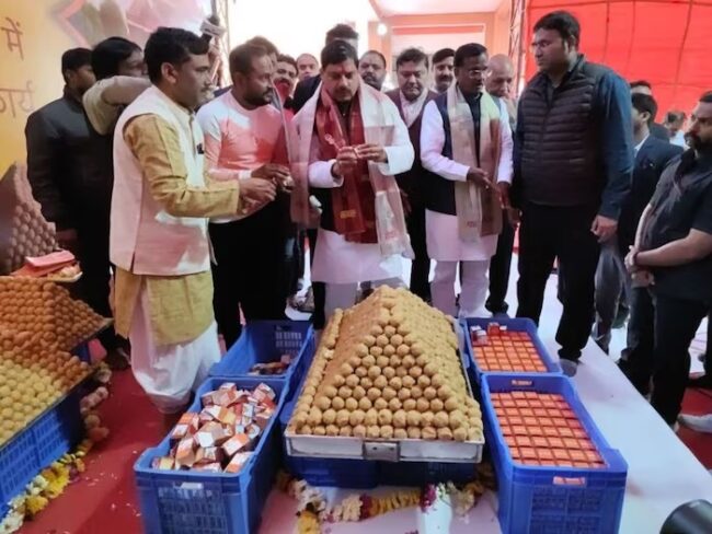 MP Ujjain News: CM ने अपने हाथों से राम मंदिर के लिए बनाए लड्डू, 22 जनवरी से पहले पहुंचाया जाएगा आयोध्‍या
