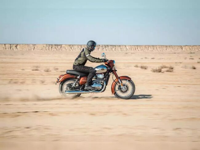 New Jawa 350 Launch: जावा 350 हुआ लॉन्च जानें फिचर्स और किमत