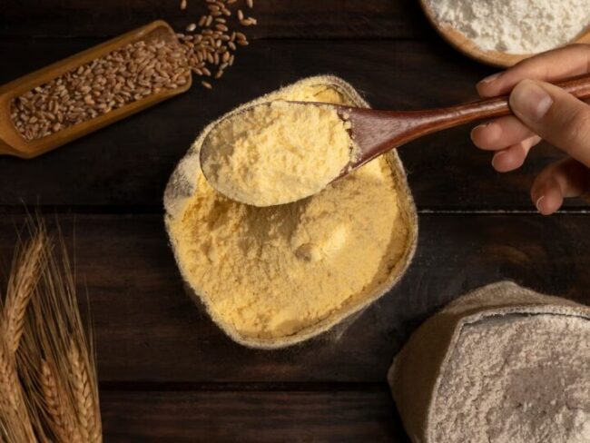 Skin Care For Makki Ka Atta: मक्के के आटे में छुपा है ब्यूटी सीक्रेट, टैनिंग होगी दूर, मिलेगा पार्लर जैसा ग्लो