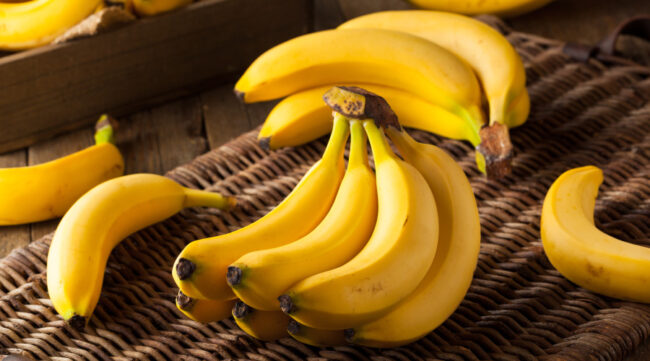 Banana For Weight Gain: आप भी दुबलेपन से है परेशान तो इस तरह करें केले का सेवन, बढ़ने लगेगा वजन