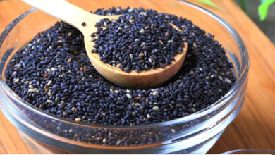 Sesame Seeds Health Tips: अगर आप भी ओवर वेट से है परेशान तो काले तिल को डाइट में करें शामिल, मिलेगे कई गजब के फायदे