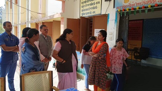 Betul Ki Taza Khabar : रजाई के बिल लगाए और कर दिए पुराने कंबल वितरित