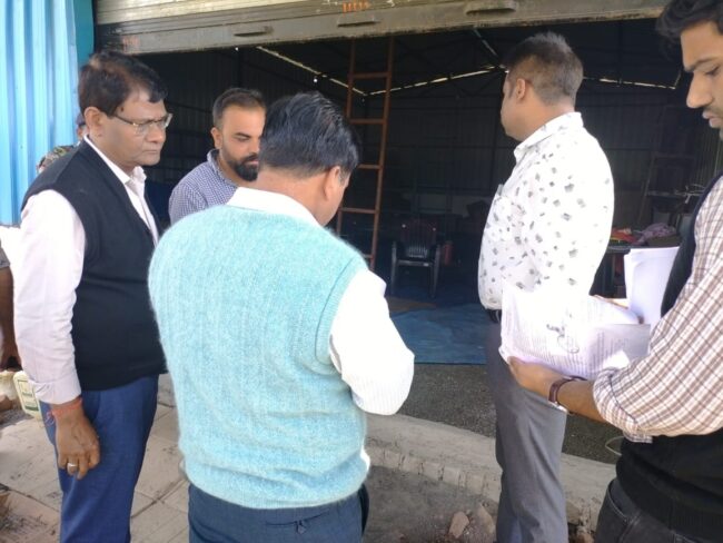 Betul Harda News: हरदा में भीषण आगजनी के बाद पटाखा गोडाउन पहुंचे कलेक्टर, एसपी, जांचा स्टॉक, कमी मिलने पर अधिकरियो को दिए कार्यवाही के निर्देश