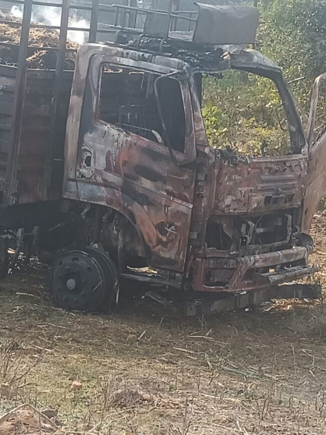 Today Betul News: वीडियो: गन्ने का छीपा भरकर जा रहा ट्रक बिजली के तार से टकराया, पल भर में जलकर खाक, चालक और क्लीनर ने कूद कर बचाई जान