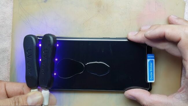 Smartphone Screen Protector: अगर आप भी यूज करते है स्‍मार्टफोन स्‍क्रिन प्रोटेक्‍शन तो हो जाएं सावधान, Xiaomi ने दी चेतावनी