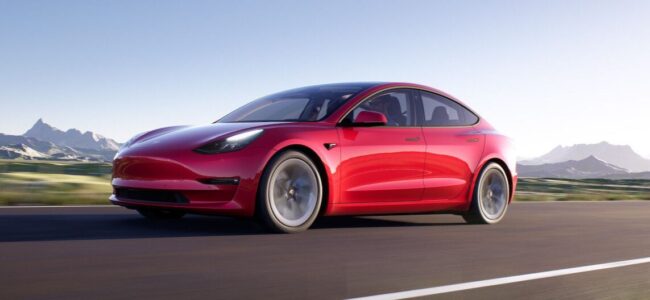 Electric Cars Price : MG ने इलेक्ट्रिक कारों की कीमते घटाई, टाटा बोली- बैटरी सेल्स के दाम कम हुए