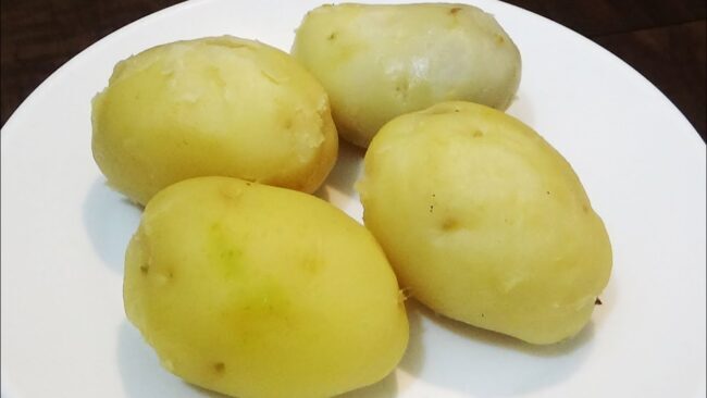 Kitchen Hacks : सब्जी या दाल में ज्यादा हो गया है नमक तो ये आसान टिप्स अपनाकर करें ठीक