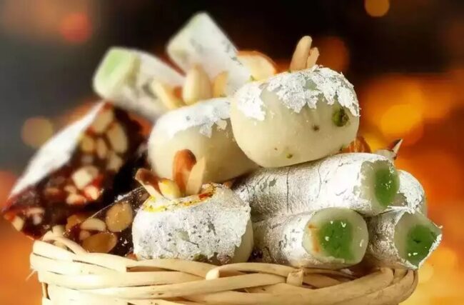 Health Tips : आप भी मीठा खाने के है शौकीन तो हो जाएं सावधान, सेहत को हो सकता है भारी नुकसान