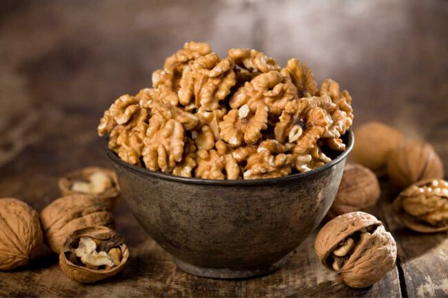 Walnut Benefits : पोषण का भंडार है अखरोट, रोज मुट्ठी भर खाएं और बीमारियों को दे झटका, जानें इसके फायदे...