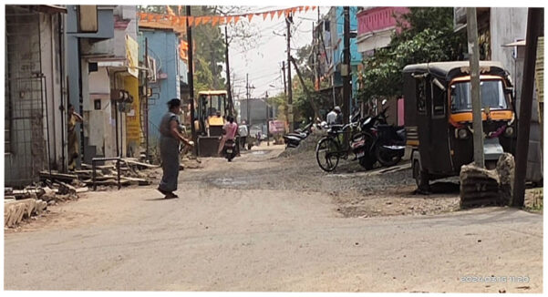 Betul Samachar: लाखों की सड़क का ठेका, नपा की जेसीबी-ट्रैक्टर का खुला दुरुपयोग