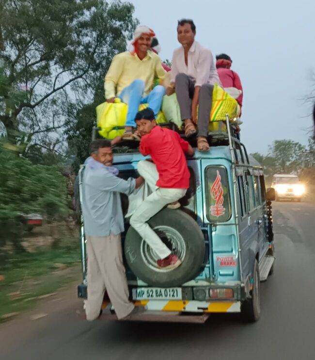 Betul Hindi Samachar: 16 के मुकाबले 15 पुलिसकर्मियों पर ट्रैफिक का बोझ