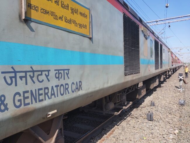 Today Betul News: शंटिंग के दौरान मेन लाइन से बेपटरी हुई तीन बोगियां