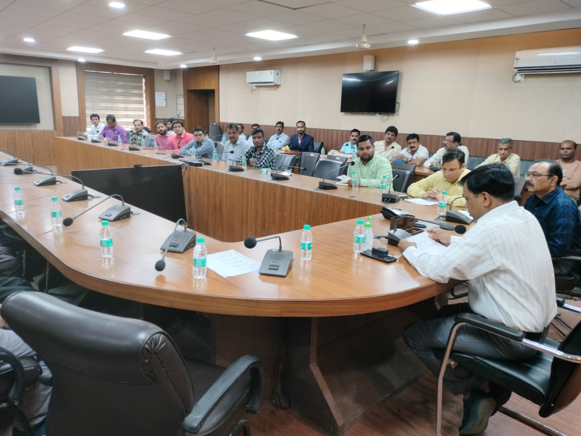 Betul News: कलेक्टर की साफगोई के कायल हुए स्कूल संचालक