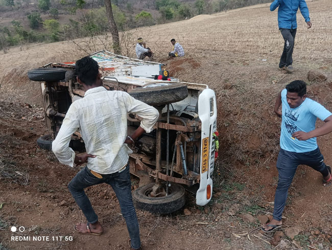 Betul Accident : सवारियों से भरी पिकअप पलटी 16 घायल,एक बुजुर्ग की हालत गंभीर