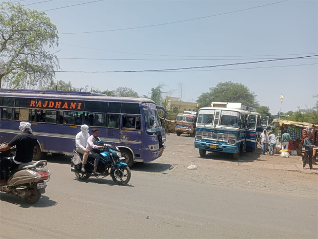 Betul News : गंज बसस्टैंड का पिछला रास्ता बंद, एक ही रास्ते से हो रही बसों की आवाजाही