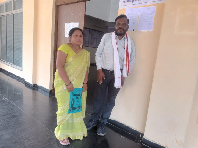 Betul News : विकलांग दम्पत्ति को मिला कलेक्टर का अभयदान