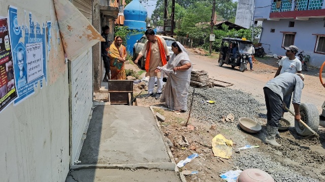 Betul jal Sankat : जलसंकट के बीच नपा अध्यक्ष ने किया एनीकट का निरीक्षण, होनहार सब इंजीनियर ने बताया पानी की कमी नहीं, शाम तक पहुंचेगा लाखापुर का पानी