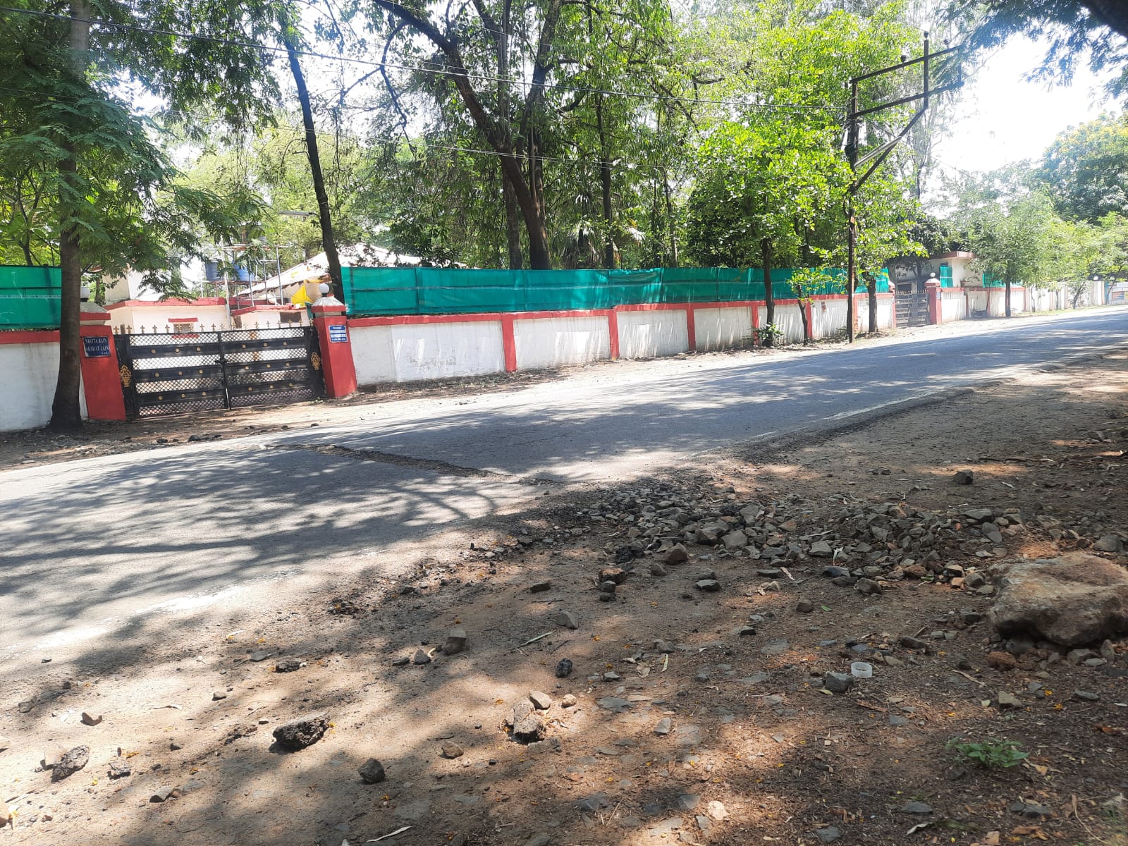 Municipality:  जिपं सीईओ के यहां आ रहा था गंदा पानी तो मेन पाइप लाइन से दे दिया कनेक्शन