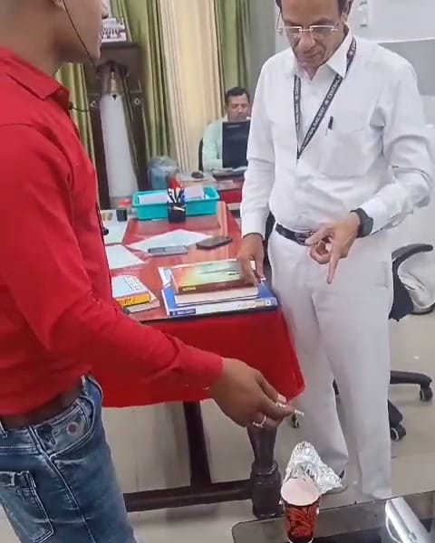 Betul Today Samachar : रेल यात्री ने मांगी लस्सी, थमा दिया पानी