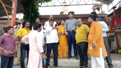नपा पहुंचे कलेक्टर ने अधूरे पड़े कार्य को देखकर एसडीएम को दिए निर्देश