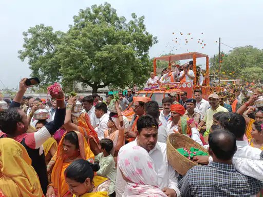 Betul News: सीएम की सभा में 700 पुलिसकर्मियों की मौजूदगी में लाखों रुपए उड़ाए