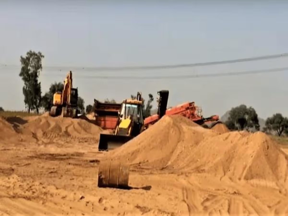 Betul News: कलेक्टर की कार्यवाही के बाद रेत के दामों में आग लगी, अब 18 के बजाय 22 हजार डम्पर कीमत चुकाने की नौबत