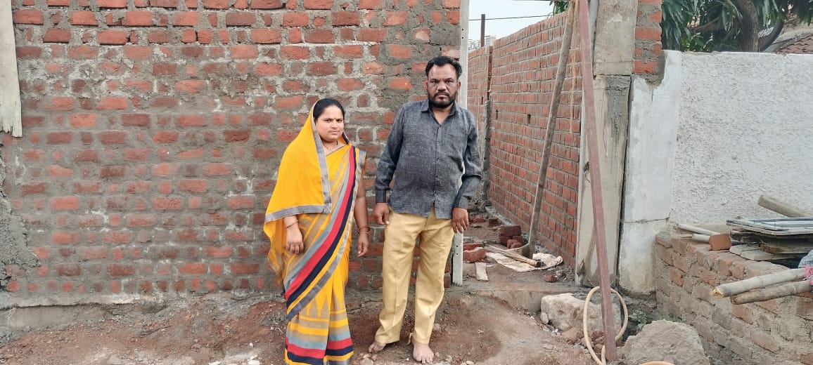 Betul News: सिस्टम की तानाशाही का शिकार हो रहे दिव्यांग दम्पत्ति