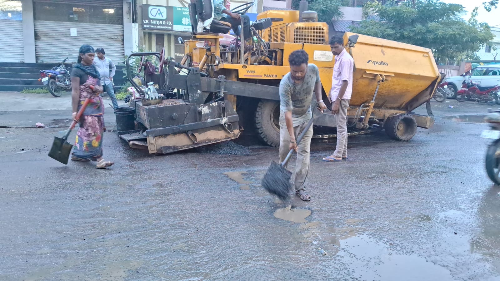 Betul Samachar: एक वर्ष में गंज मुख्य मार्ग की सड़क में फिर गड्ढों का डामरीकरण